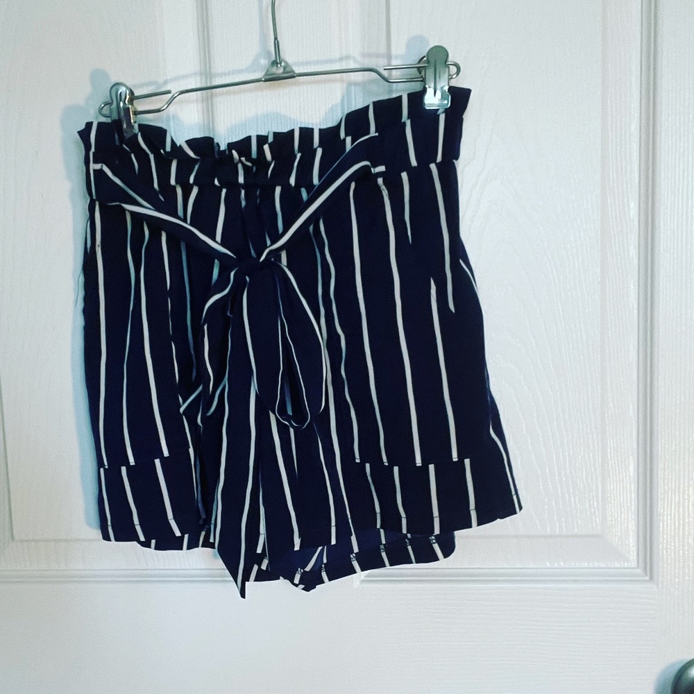 Women’s shorts size small